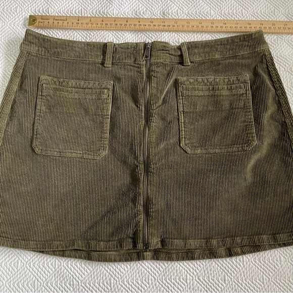 American Eagle Green Corduroy Zip Front Super Stretch Mini Skirt 20 Short - Picture 7 of 11